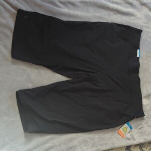 Columbia Black Capris Stretchy Performance Wear
